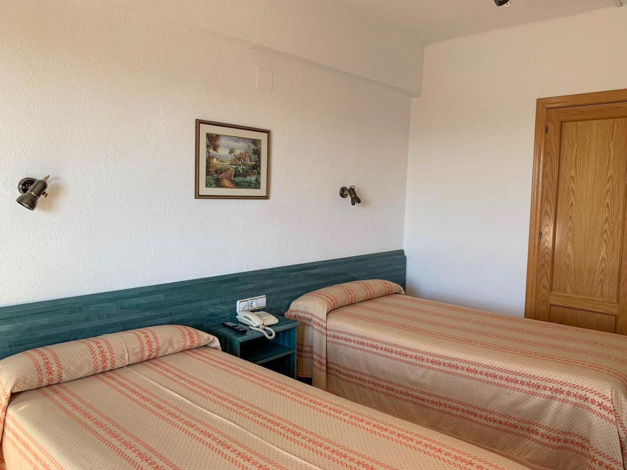 Hotel Pepa Villafranca de Ebro Экстерьер фото